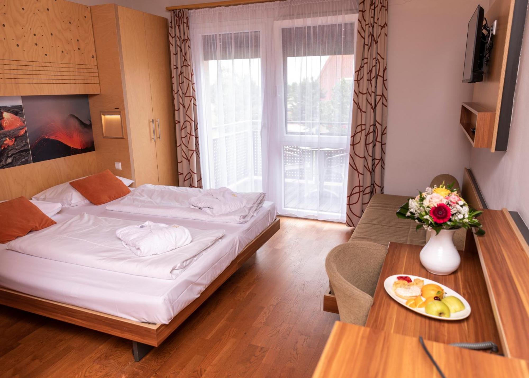Vulkan Wellness Hotel & Camping แซลเดอมักล์ ภายนอก รูปภาพ